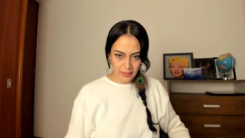 red_flower203 online show from February 23, 2025, 1:35 am