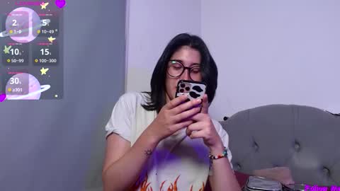 IG   OF red moonn online show from October 3, 2025, 3:14 am