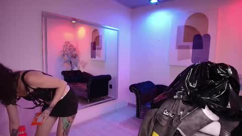 Snapshot of red_moonx chatting on October 7, 2025, 11:40 am Res Moon online show from October 7, 2025, 11:40 am