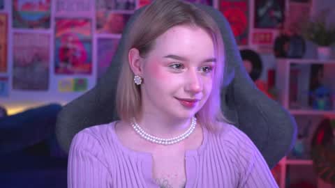 QUEEN OF EVIL online show from December 18, 2024, 5:52 pm