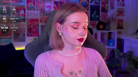 QUEEN OF EVIL online show from December 20, 2024, 10:11 pm