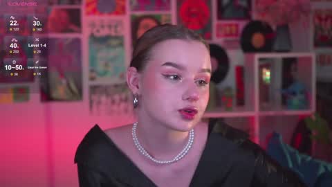 QUEEN OF EVIL online show from December 21, 2024, 11:34 pm