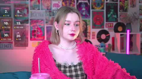 QUEEN OF EVIL online show from December 27, 2024, 10:59 pm