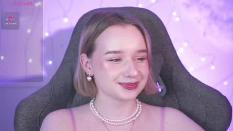 QUEEN OF EVIL online show from January 13, 2025, 11:38 pm