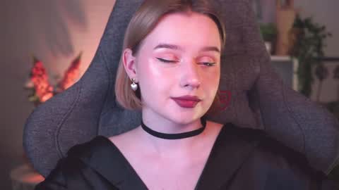 QUEEN OF EVIL online show from January 15, 2025, 8:37 pm