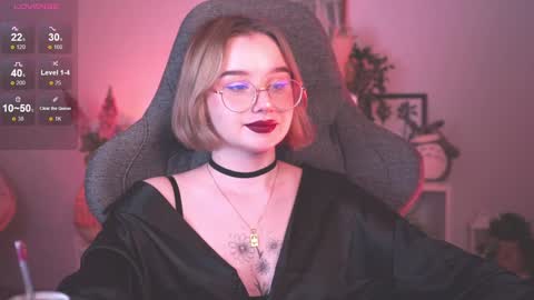 QUEEN OF EVIL online show from January 17, 2025, 10:12 pm