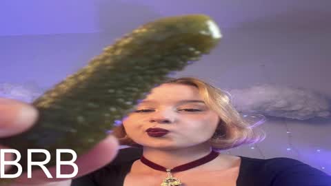 QUEEN OF EVIL online show from February 26, 2025, 8:26 am