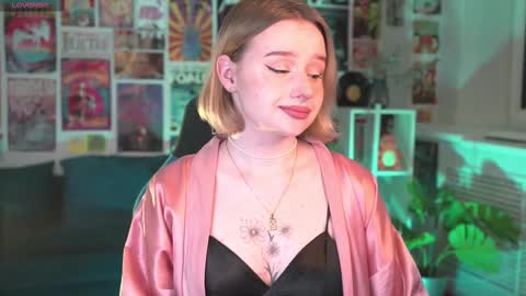 QUEEN OF EVIL online show from February 27, 2025, 2:32 am