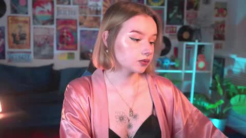 QUEEN OF EVIL online show from March 3, 2025, 2:26 am