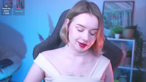 QUEEN OF EVIL online show from March 11, 2025, 2:21 am