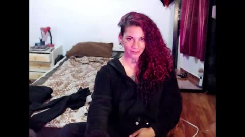 Snapshot of red_savage_ chatting on January 15, 2025, 7:48 am Instagram Valerie yourdream online show from January 15, 2025, 7:48 am