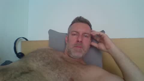 Snapshot of redandbluecloud chatting on September 17, 2025, 6:48 am Red online show from September 17, 2025, 6:48 am