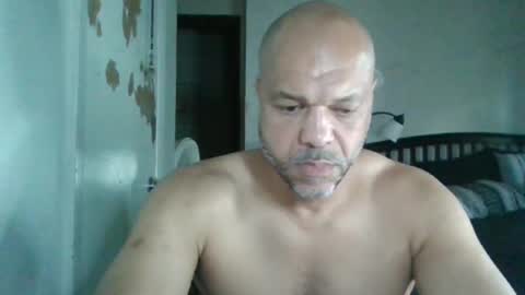 Snapshot of redbone441 chatting on April 25, 2026, 8:06 pm Redbone online show from April 25, 2026, 8:06 pm