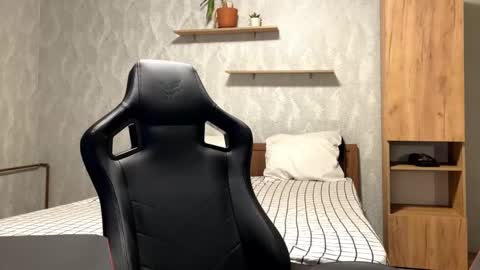 Snapshot of redbullshine chatting on September 23, 2025, 1:36 pm redbullshine online show from September 23, 2025, 1:36 pm