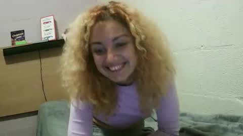reddgirll online show from January 1, 2025, 12:43 am