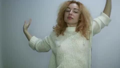 reddgirll online show from January 15, 2025, 10:06 am