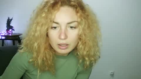 reddgirll online show from January 19, 2025, 8:19 pm