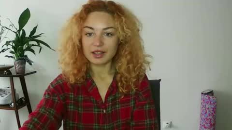 reddgirll online show from January 24, 2025, 10:43 am
