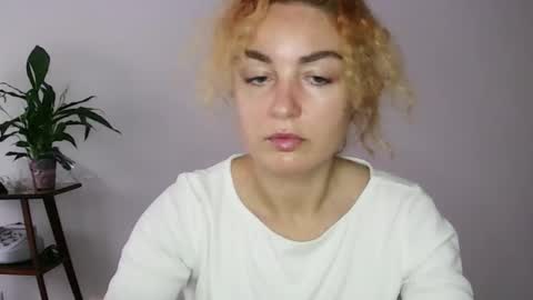 reddgirll online show from January 26, 2025, 3:25 pm
