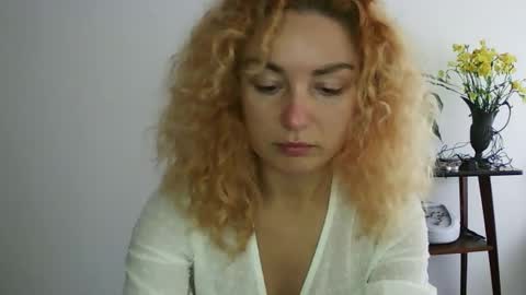 reddgirll online show from February 3, 2025, 12:03 pm