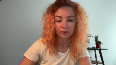 reddgirll online show from February 25, 2025, 11:41 am