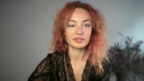 reddgirll online show from October 19, 2025, 7:20 am