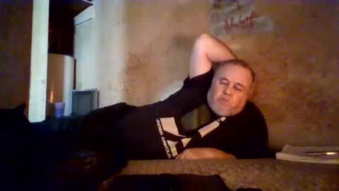 reddragon1195 online show from April 8, 2026, 10:43 pm