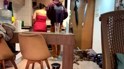 redfloweer online show from September 18, 2025, 1:46 pm