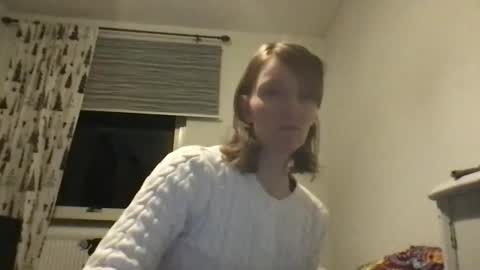 Redfox online show from December 16, 2025, 9:42 pm