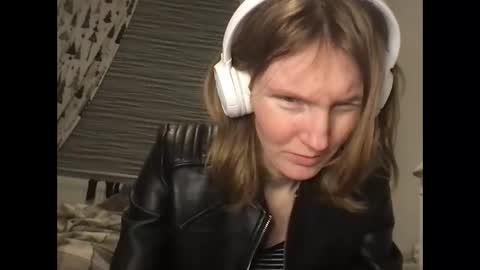 Snapshot of redfoxofficial chatting on March 28, 2026, 8:14 am Redfox online show from March 28, 2026, 8:14 am