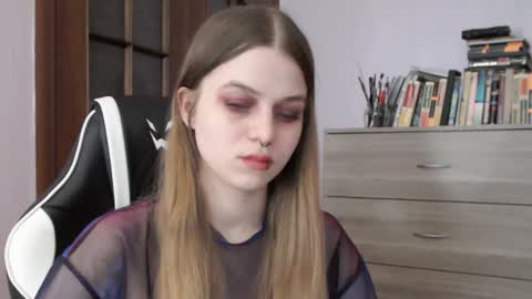 Lily online show from December 30, 2024, 6:20 am