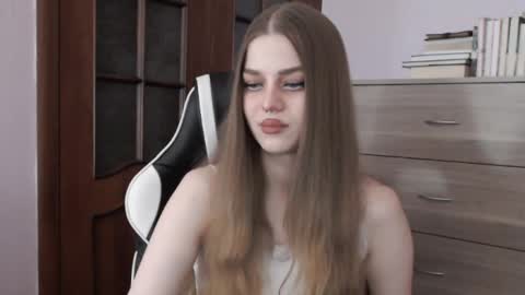 Lily online show from March 26, 2026, 1:55 am