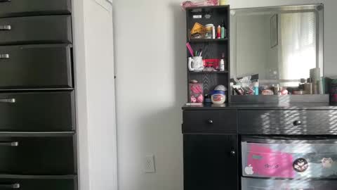 Redheaded Fox online show from March 11, 2025, 1:01 pm