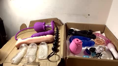 Snapshot of redhot2watch chatting on January 11, 2025, 8:11 am Redhot2watch online show from January 11, 2025, 8:11 am