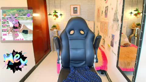 Lili Lopez online show from January 24, 2025, 7:49 pm