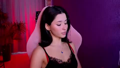 Snapshot of redmidnight_ chatting on June 12, 2026, 3:44 pm Kiara online show from June 12, 2026, 3:44 pm