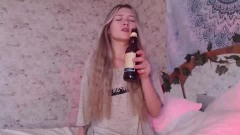 Snapshot of redmoonhead chatting on September 17, 2025, 10:17 am Ana online show from September 17, 2025, 10:17 am