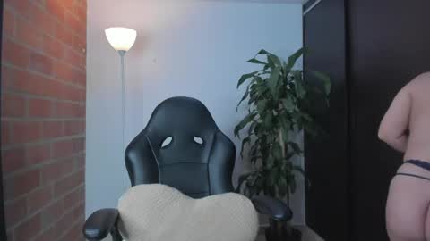 Snapshot of redmusee chatting on May 23, 2026, 6:56 pm redmusee online show from May 23, 2026, 6:56 pm