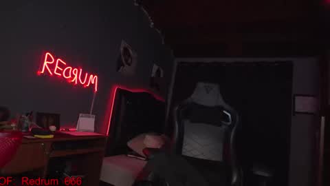 Red online show from October 13, 2025, 9:37 pm