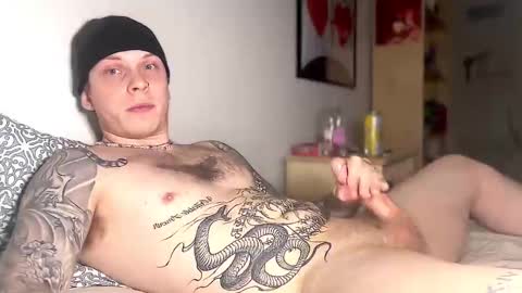 Snapshot of redrumbackwards chatting on December 29, 2024, 12:09 am redrum online show from December 29, 2024, 12:09 am