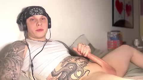 Snapshot of redrumbackwards chatting on March 7, 2025, 7:52 am redrum online show from March 7, 2025, 7:52 am