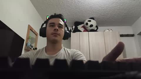 Snapshot of redsoul951869 chatting on September 12, 2025, 10:43 pm RedsoulReaver online show from September 12, 2025, 10:43 pm