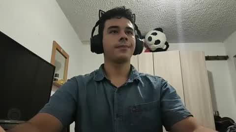 Snapshot of redsoul951869 chatting on October 4, 2025, 5:49 am RedsoulReaver online show from October 4, 2025, 5:49 am