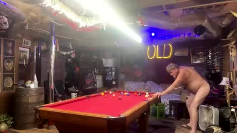 Lee online show from April 8, 2026, 2:11 am