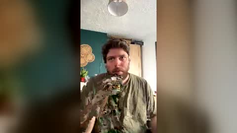 Snapshot of reevescrfg chatting on June 27, 2026, 1:50 pm Boredhorny online show from June 27, 2026, 1:50 pm