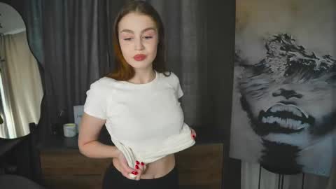 Mia online show from September 9, 2025, 1:27 am