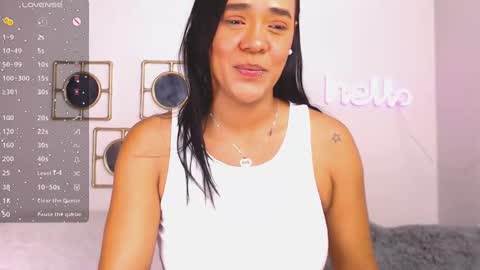 regina1819 online show from February 13, 2025, 9:41 am