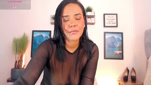 regina1819 online show from April 11, 2026, 5:01 am