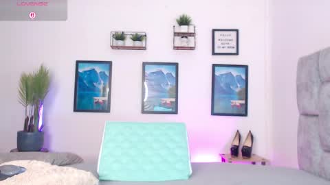 regina1819 online show from April 16, 2026, 2:34 am