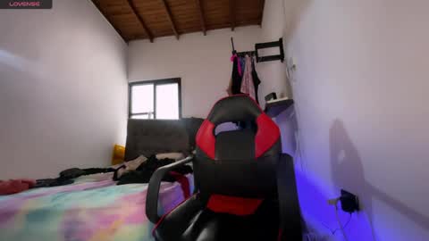 regina_mills_milk online show from May 17, 2026, 7:21 pm